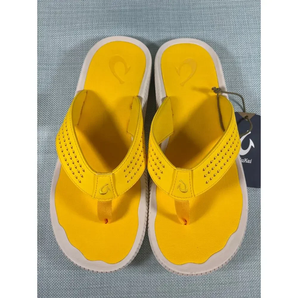 New OluKai Ulele Sandals Mens sz 11 Yellow Hibiscus Water Resistant Flip Flops